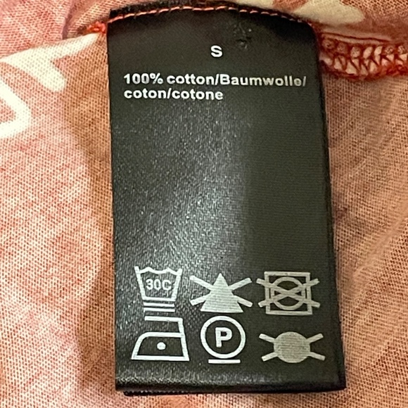 RUNDHOLZ BLACK LABEL S/S 2021 “Rise” Print Berry Red Tee Sz S NWT - Picture 7 of 7